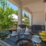 2 Bedroom Cozy In Apartment *