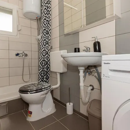 Διαμέρισμα 2 Bedroom Cozy In *