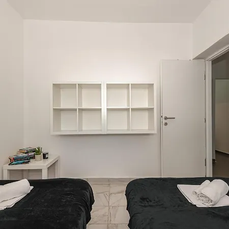 2 Bedroom Cozy In Διαμέρισμα *