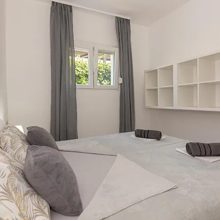 2 Bedroom Cozy In Apartamento Žaborić