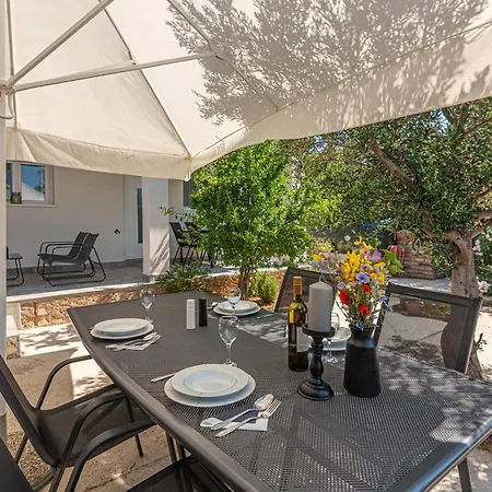 2 Bedroom Cozy In Zaboric