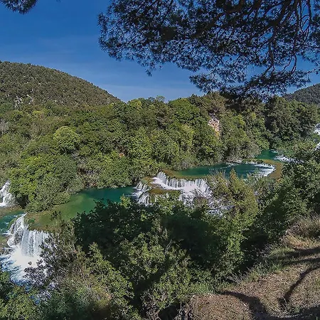 Apartamento 2 Bedroom Cozy In