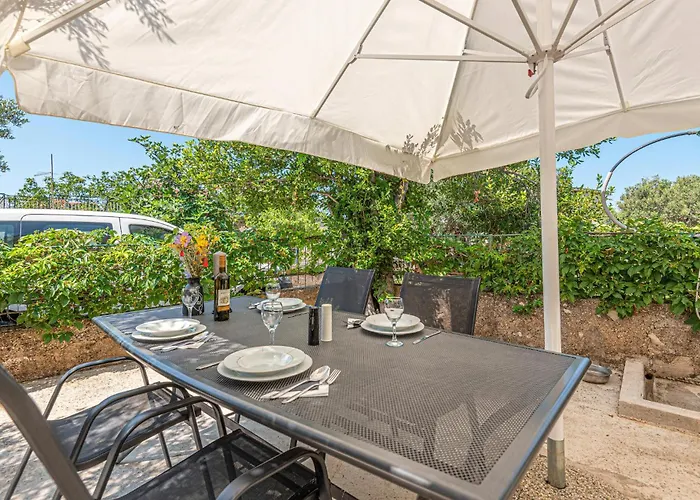 2 Bedroom Cozy In * Zaboric